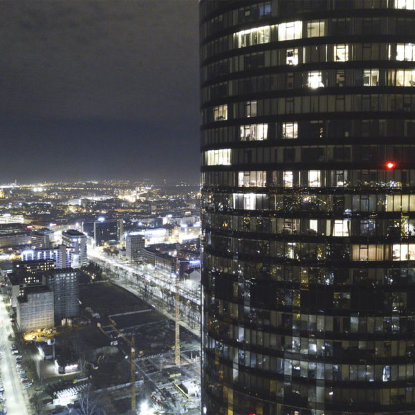 Wrocław Sky Tower nocą DJI_0429